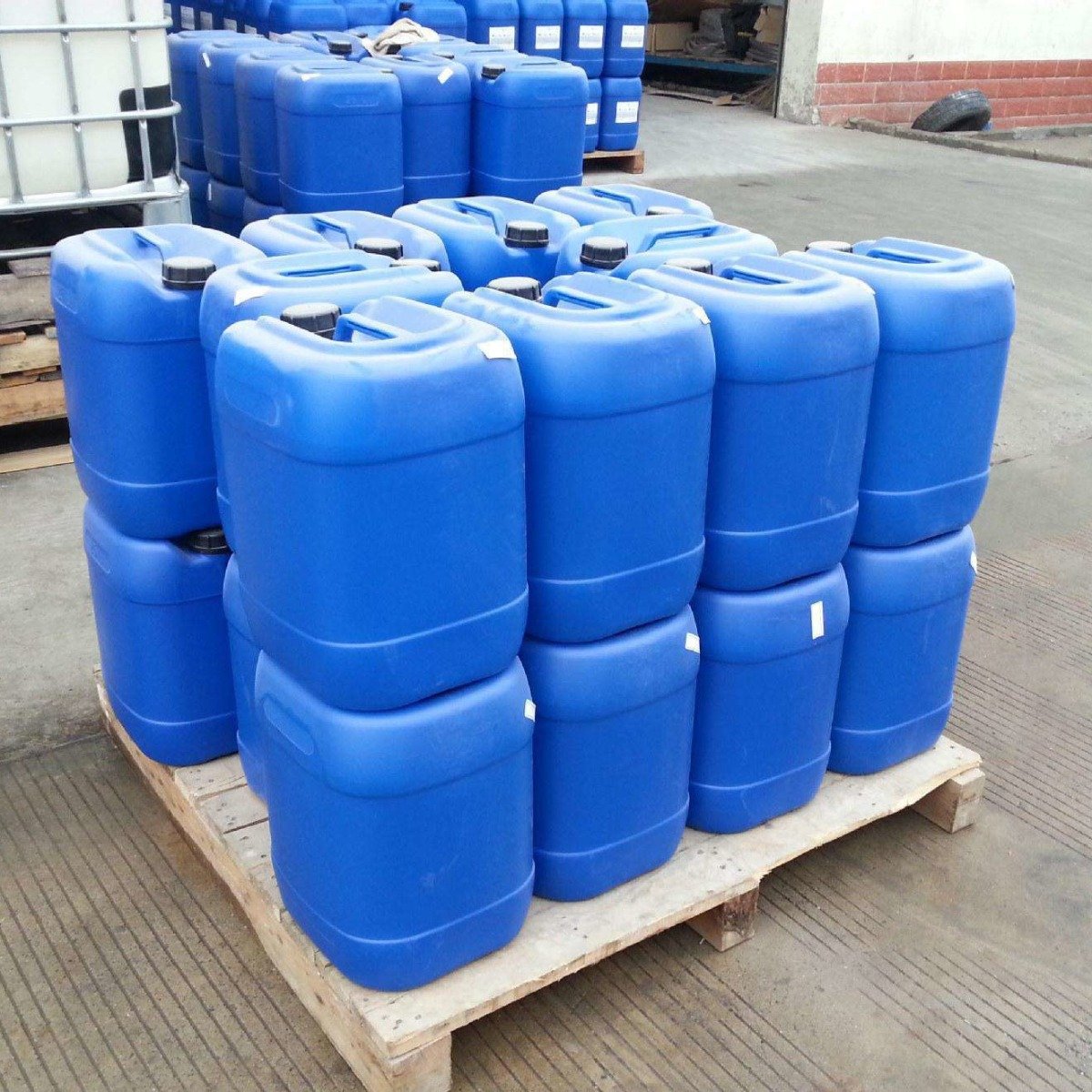 Liquid Caustic Soda Lye 50% / Sodium Hydroxide Lye 50% - Image 2